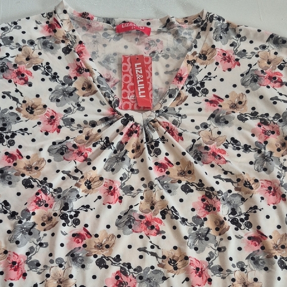 Short Sleeve Floral Blouse V neck With Ruching - Picture 3 of 5